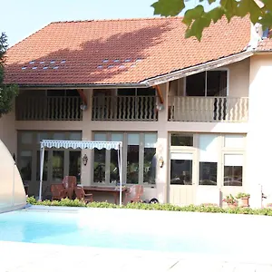 Sous Le Figuier Bed & Breakfast
