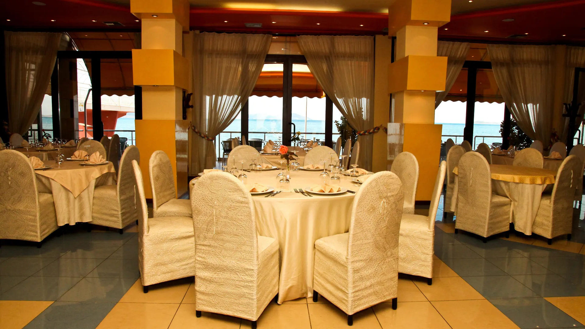 Hotel New York Vlorë 4*,  Albanie